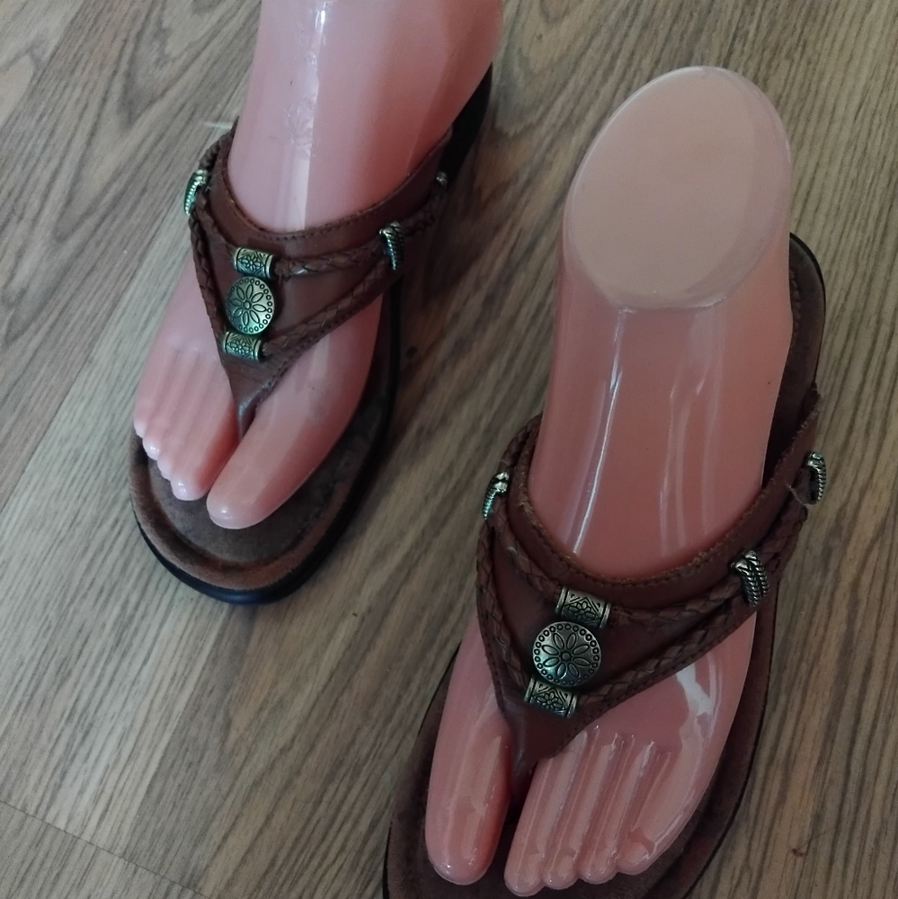 Brown thongs sandals